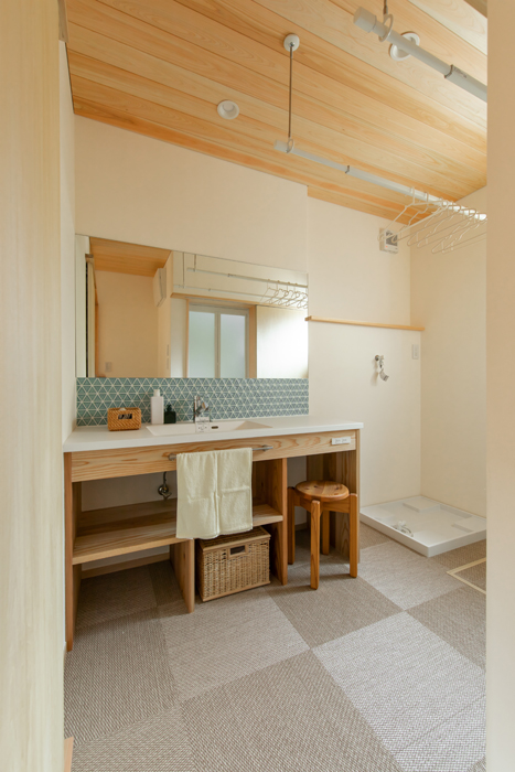 造作洗面台のあるランドリールーム